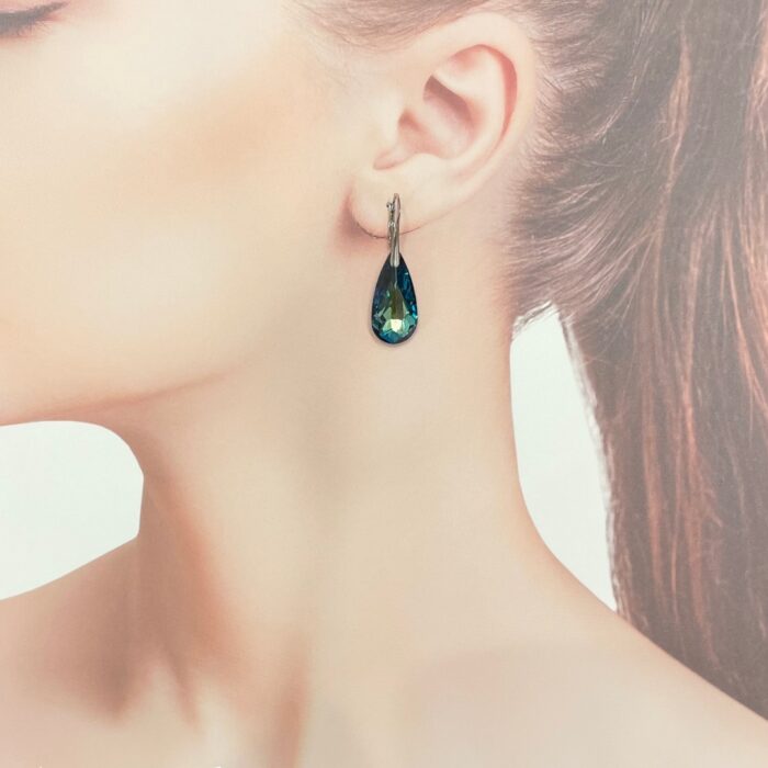 ティアドロップ ピアス,ピアス,ティアドロップ,スワロフスキー,スワロフスキーピアス,青