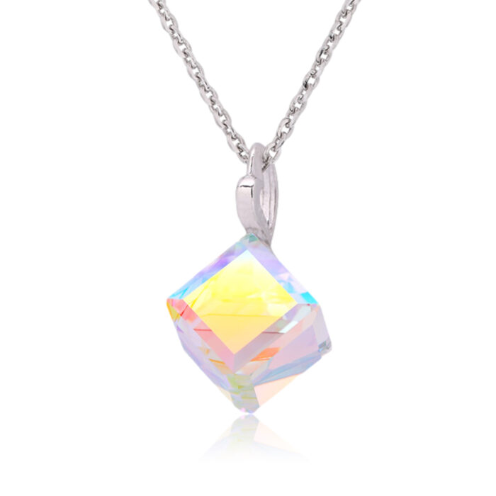 ネックレス,swarovski,swarovskiネックレス,swarovski ネックレス,オーロラ,キューブ