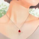 ネックレス赤,swarovski,swarovski ネックレス,キューブネックレス,赤いネックレス