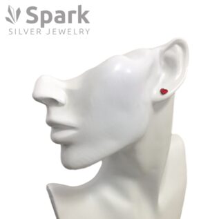 赤いハートピアス