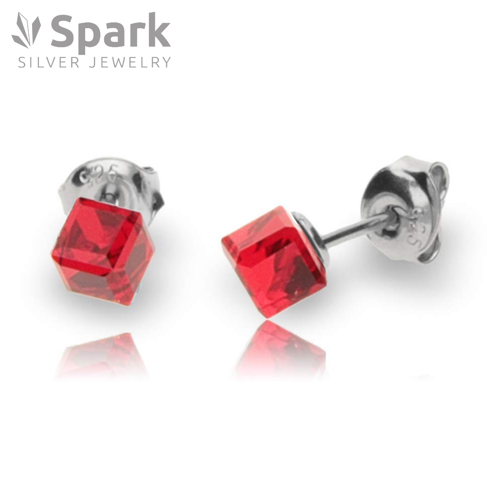 ピアス 赤