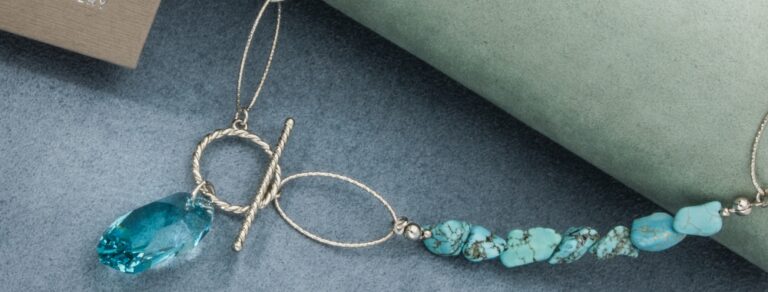 【新商品】”ターコイズ”の天然石とスワロフスキー®・クリスタルのお洒落なシルバーネックレス | Spark通販サイト